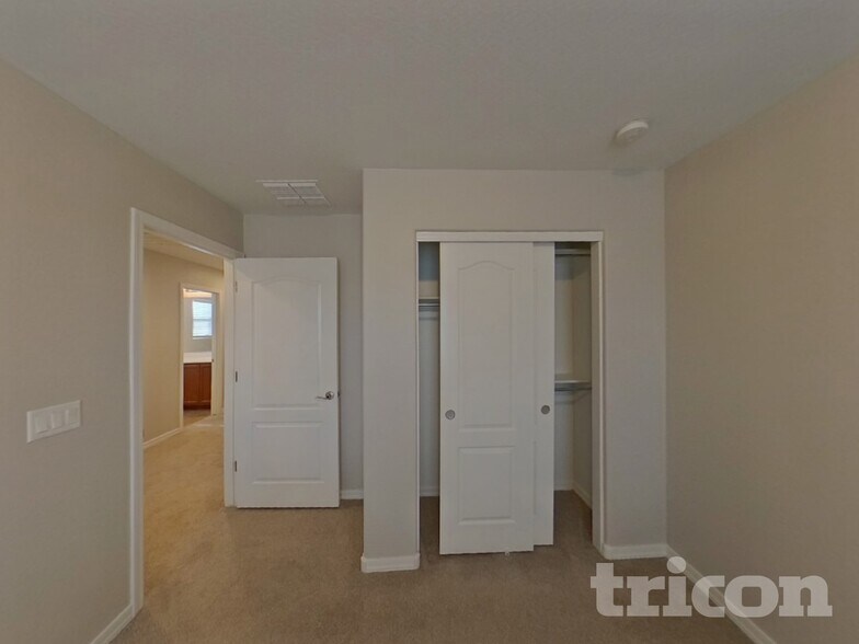 Building Photo - 21338 N Denver Ct