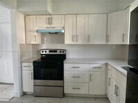 Building Photo - 3 bedroom in Hollywood FL 33020