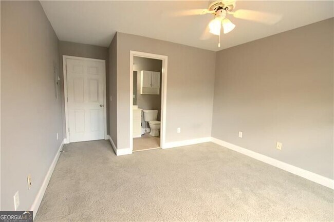 Building Photo - 460 S Barnett Shoals Rd