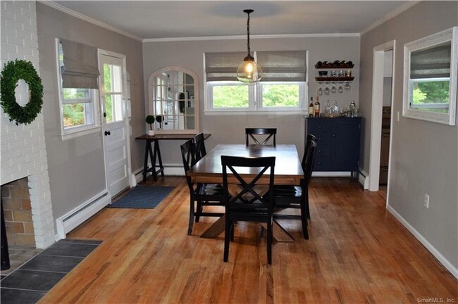 Building Photo - Lovely 3 Bedroom 2 Bathroom Single Family Home In Desirable West Hartford