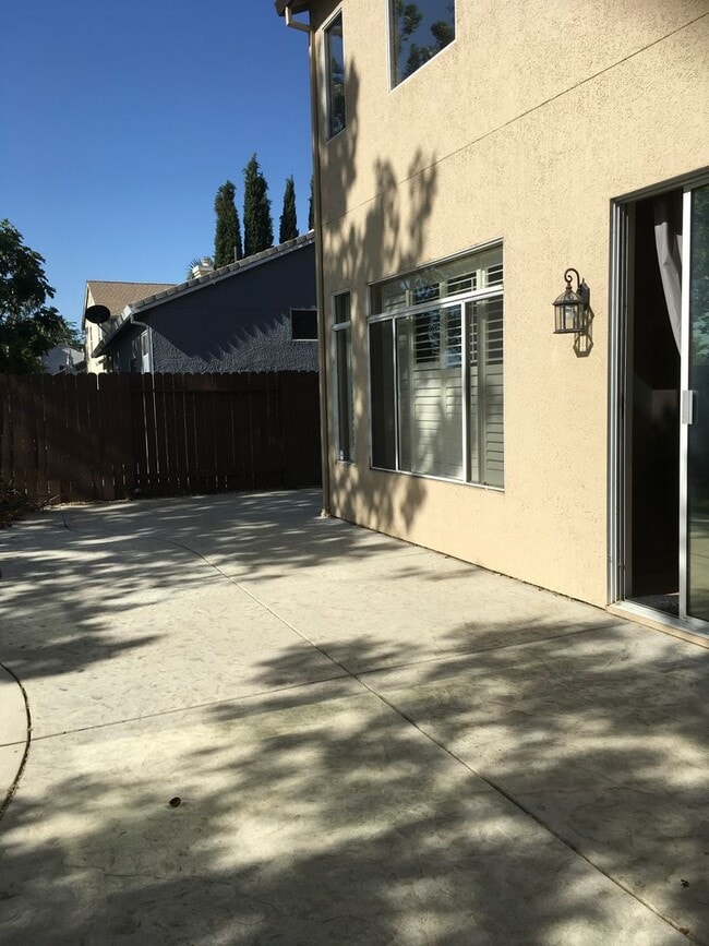 Building Photo - Convenient 3 Bed Home in Sycamore Ranch, Woodland, Near Bel Air Market & Pioneer High