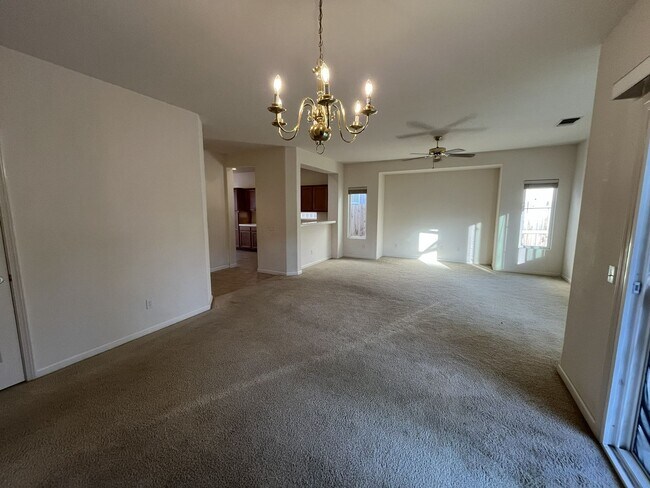 Building Photo - Residential 3 bed 2 bath in Elk grove