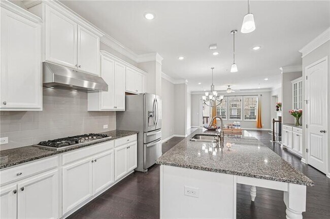 Building Photo - 741 Topsail Ln