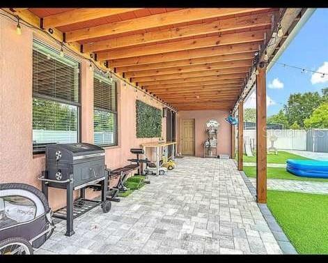 Building Photo - 911 La Terraza Lane