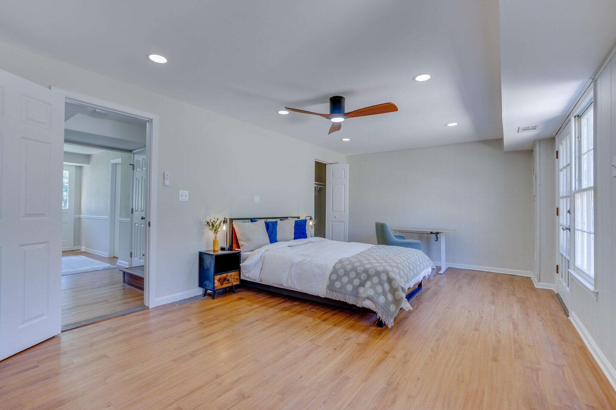 Room 2 (Walkout) - 8056 Central Park Dr