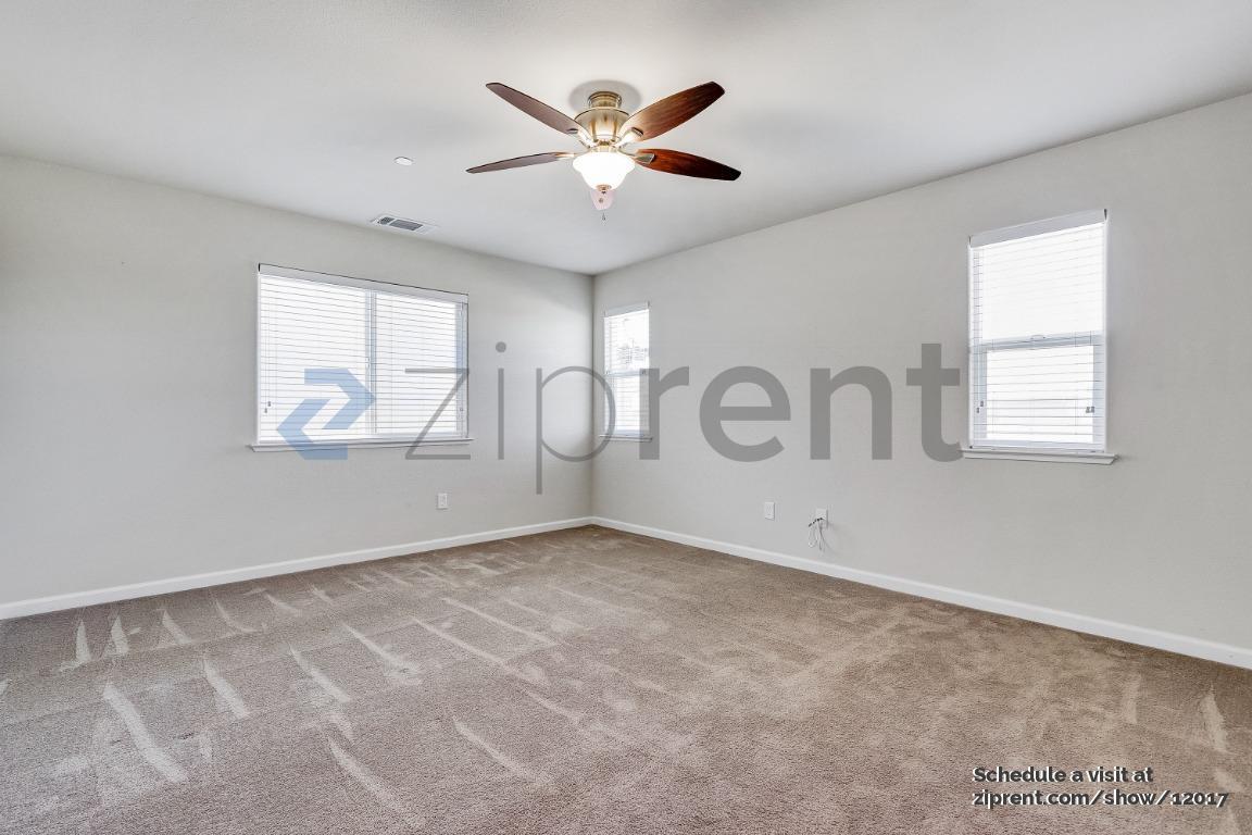 Building Photo - Unit