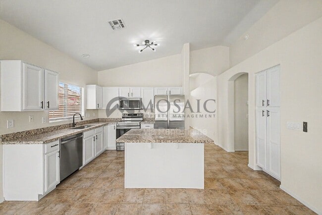 Building Photo - 1894 E Palomino Dr