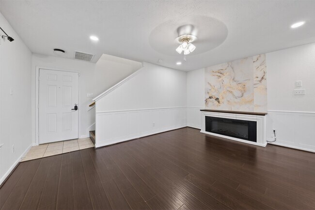 Building Photo - 15019 Trinity Meadow Dr