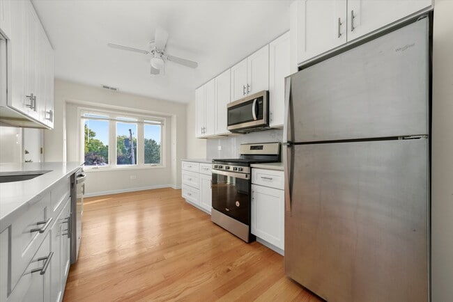 Building Photo - 6837 W 95th St