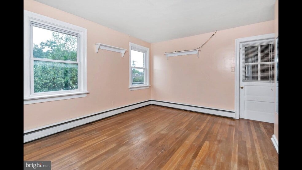 Building Photo - 1803 Elm St