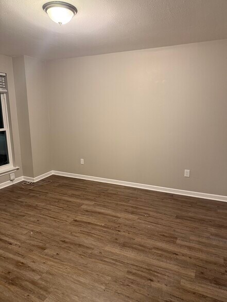 Bedroom 1 - 1010 Chemin Dr