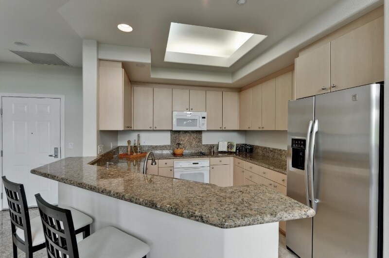 Building Photo - 130 E San Fernando St