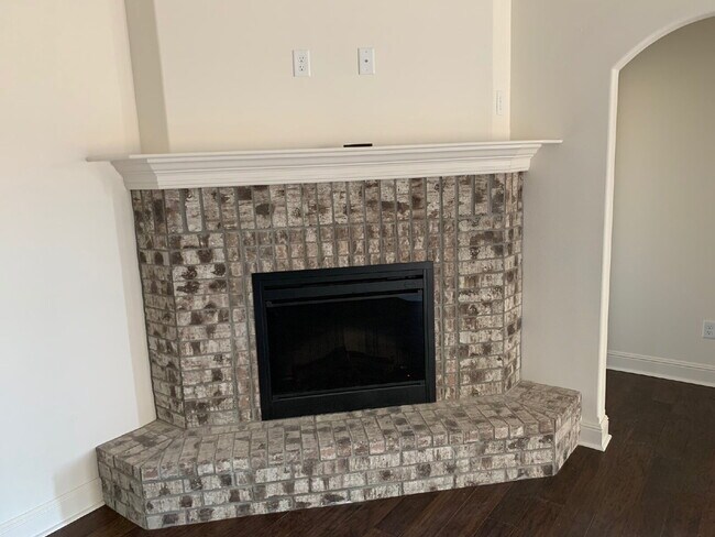 Building Photo - 740 Arkansas Black