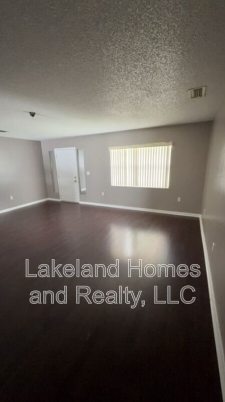 Building Photo - 5608 Lake Fox Cir