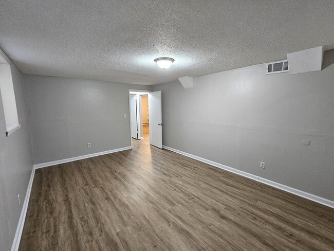 Building Photo - 131 Dolores Dr