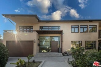 Building Photo - 1121 S Wilton Pl