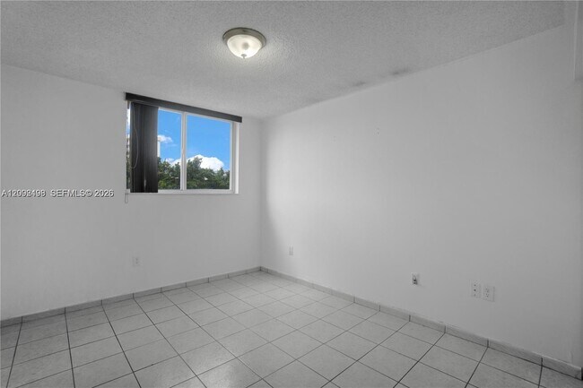 Building Photo - 1688 West Ave