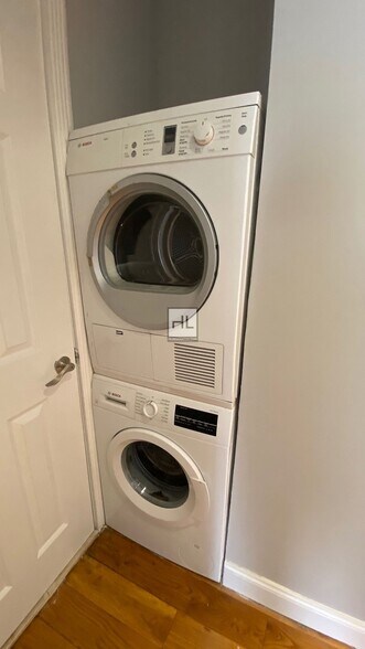 Building Photo - Renovated Gramercy 2-Bedroom with Classic ...