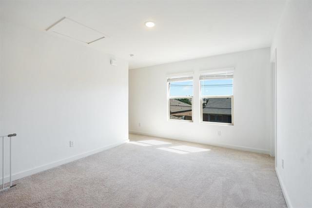 Building Photo - 2608 Ontario Dr
