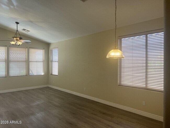 Building Photo - 7033 W Irma Ln