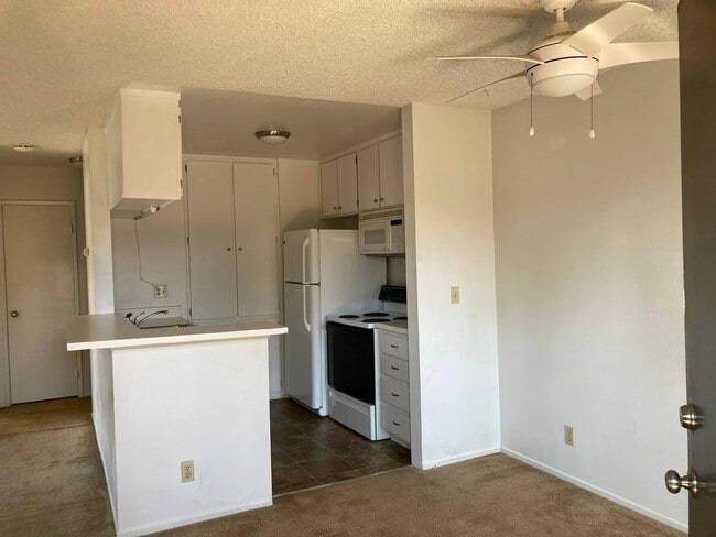 Building Photo - 820 Coriander Dr
