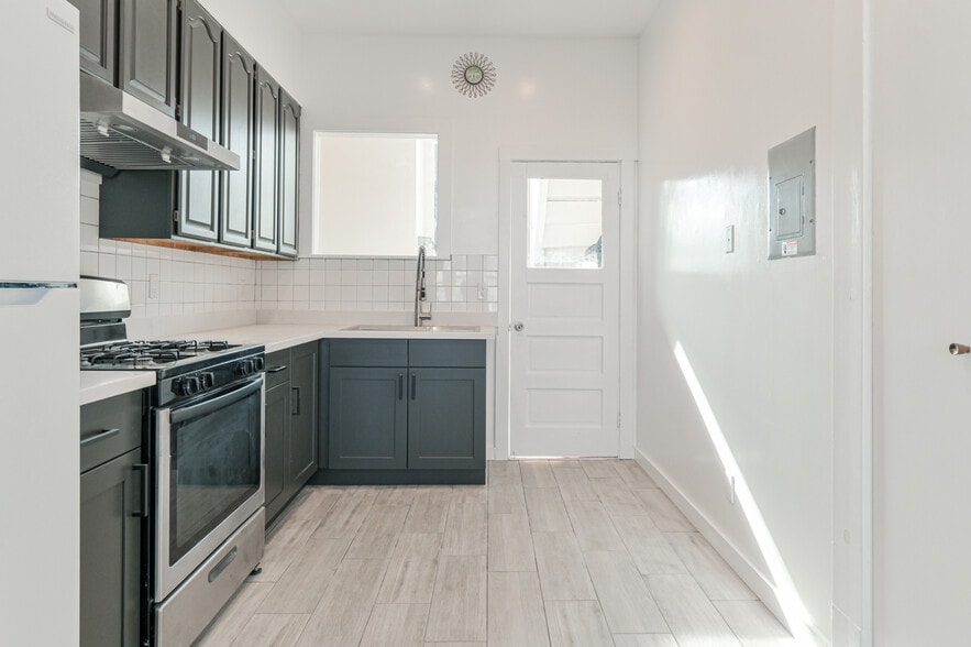 Building Photo - 237 Balboa St