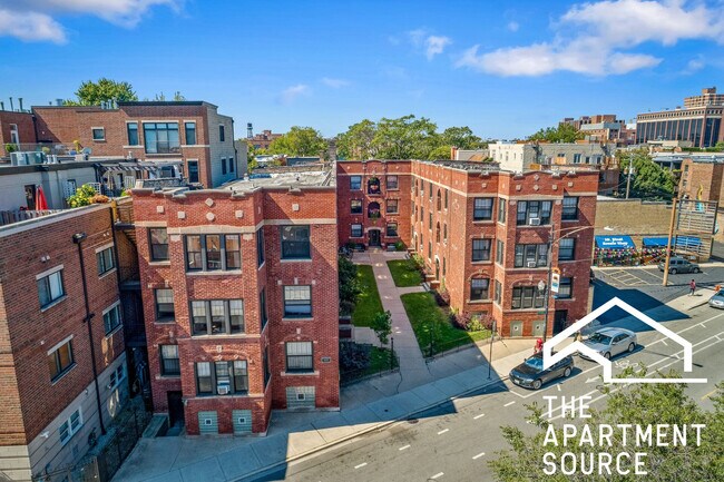 Building Photo - 2876 N Clark St
