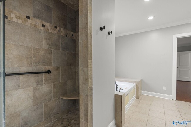 Building Photo - 1518 Beirne Ave NE