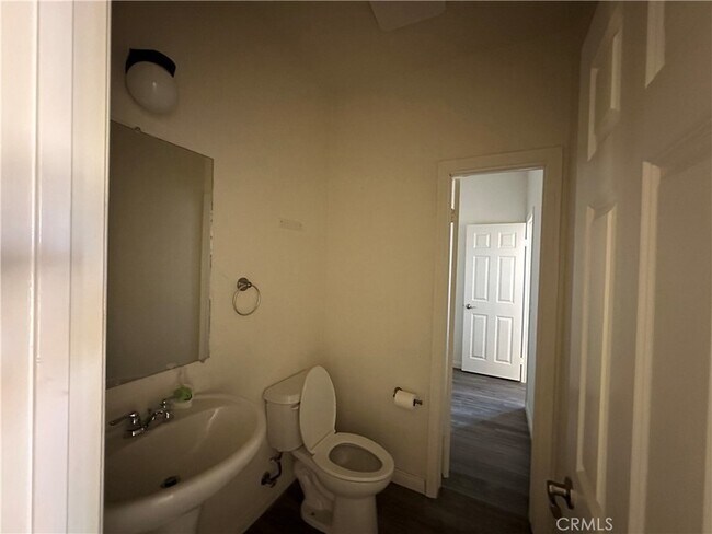 Building Photo - 15176 Sheridan Ct