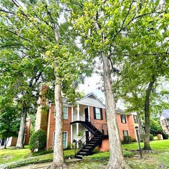 Building Photo - Heart of Baton Rouge-Spacious 2-bedroom,2-...