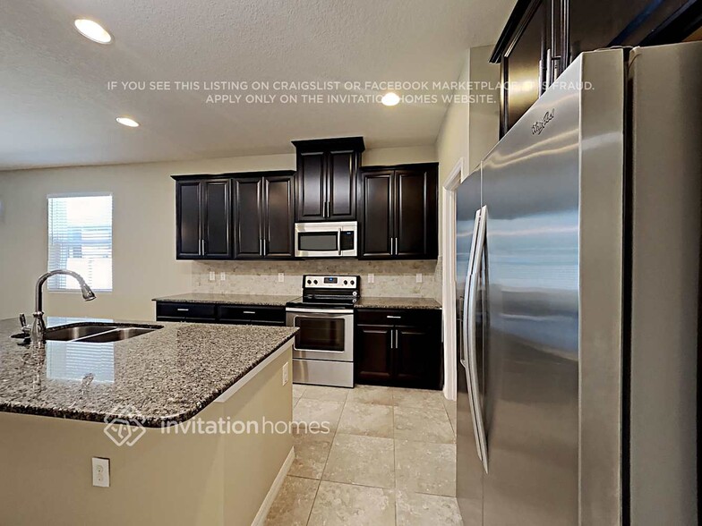 Building Photo - 5040 Suncatcher Dr