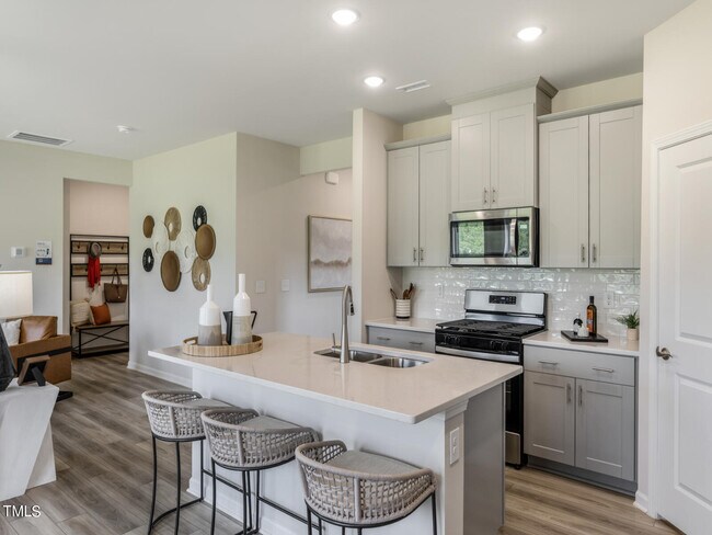 Building Photo - 327 White Birch Ln