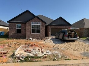 Building Photo - 6804 SW High Meadow Blvd