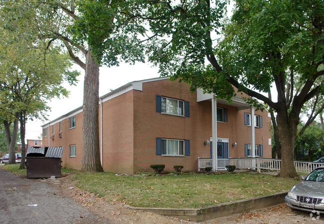 Building Photo - Riverview Drive Apartments