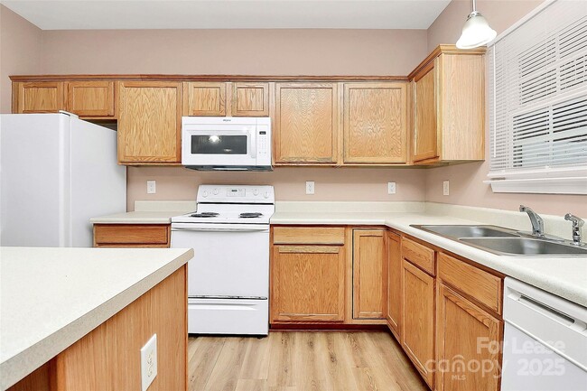 Building Photo - 12260 Jessica Pl