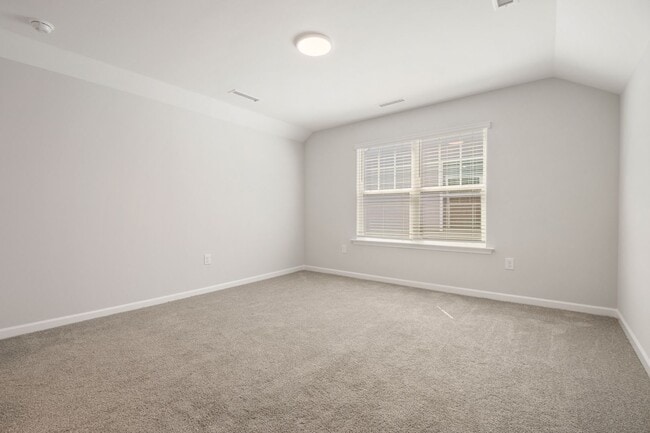 Building Photo - Stunning and spacious end-unit townhome in North Raleigh!
