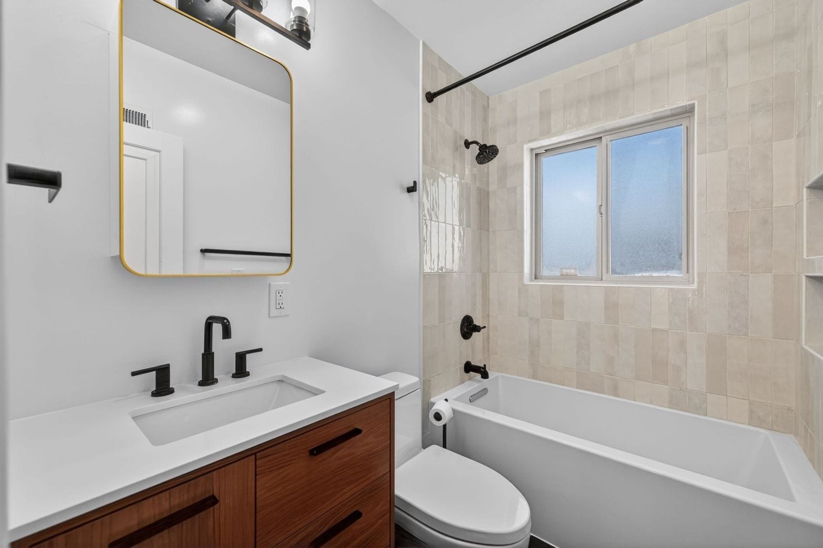 Building Photo - 665 Krameria St