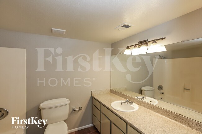 Building Photo - 4216 W Royal Palm Rd
