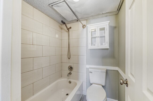 Building Photo - 250 El Dorado Blvd