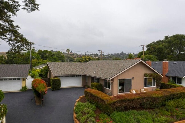 Primary Photo - Mesa Home With Ocean Views