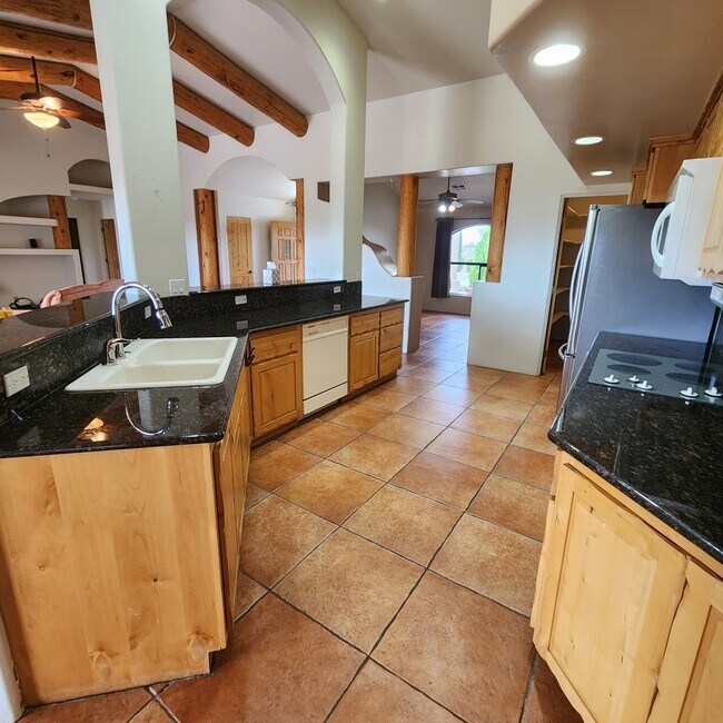 Building Photo - 35665 Caballero Dr