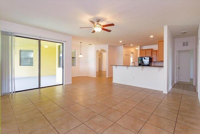 Building Photo - 3904 Coastal Breeze Dr