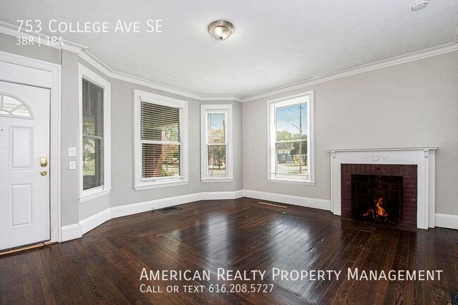 Building Photo - 753 College Ave SE