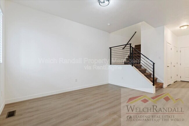 Building Photo - 15271 S Reins Wy