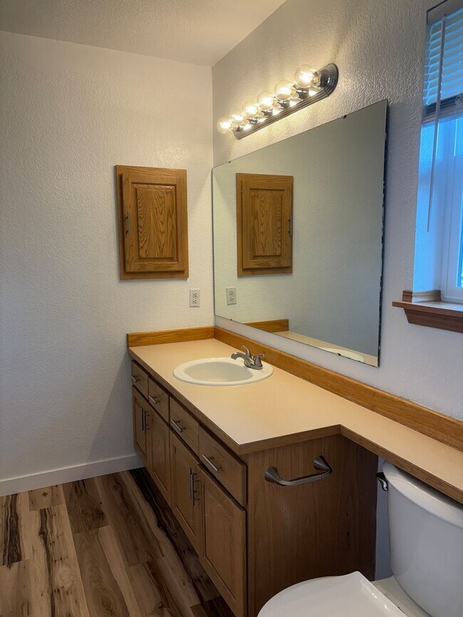 Building Photo - Beautiful 3 Bedroom Lacey House for Rent!