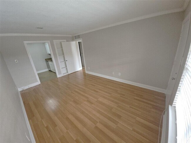 Building Photo - 845 Augusta Dr