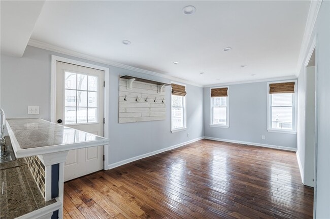 Building Photo - 7 Beardsley St