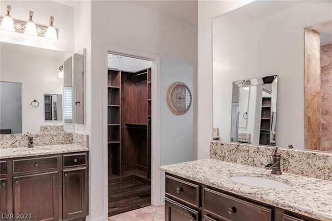 Building Photo - Stunning 3-bedroom, 2.5-bathroom home loca...