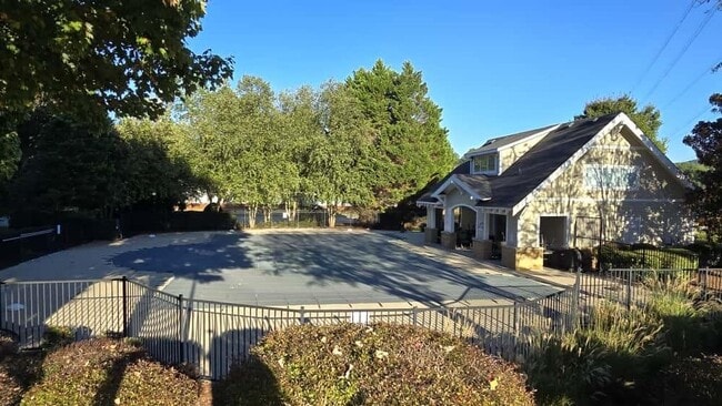 Building Photo - 1372 Dukes Creek Dr