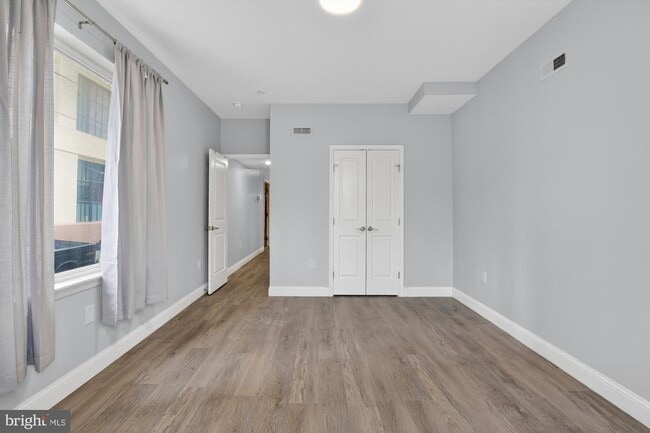 Building Photo - 523 N 11th St